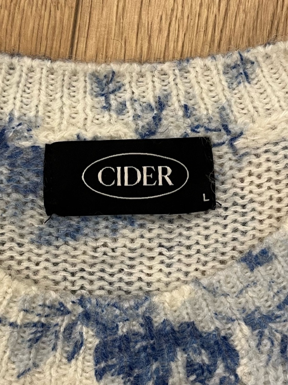 Floral Pattern Sweater - Picture 5 of 6